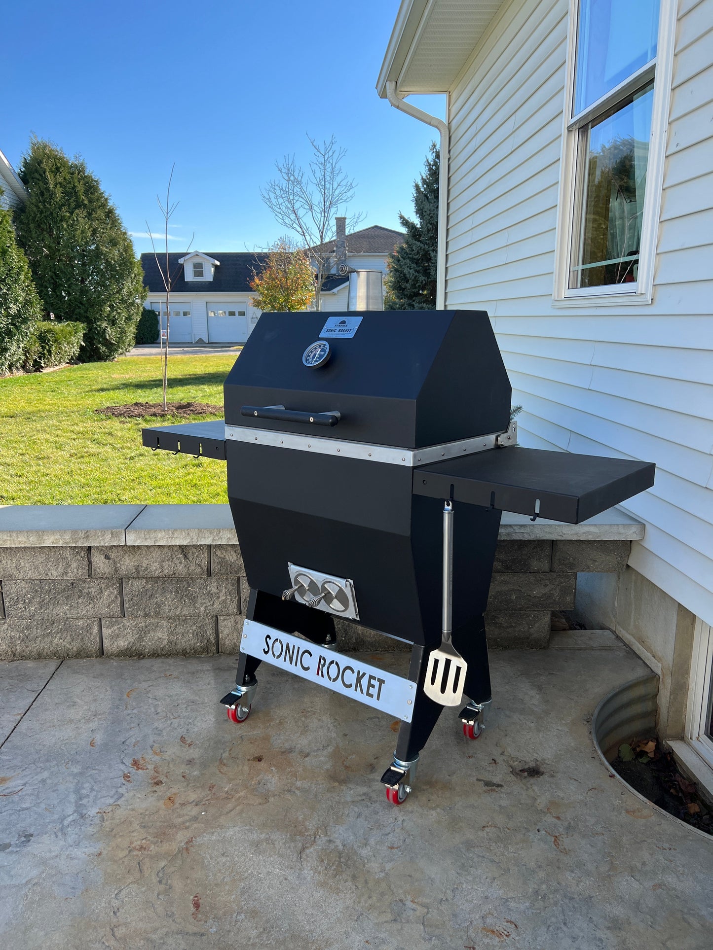 Small Sonic Rocket Grill
